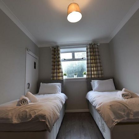 Sighthill 3 Bedrooms With Private Garden Единбург Екстериор снимка