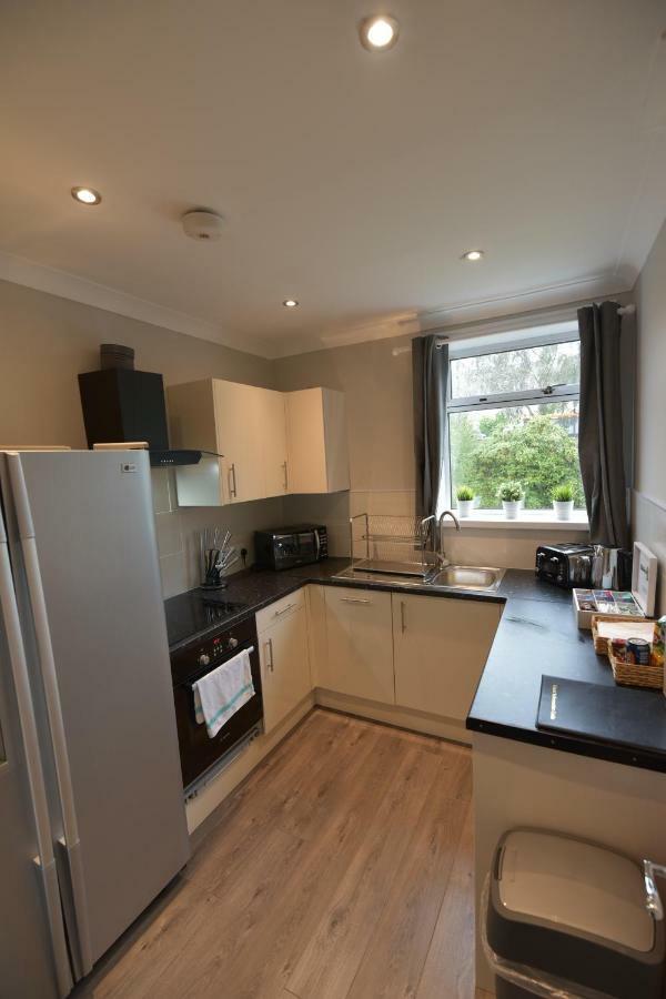 Sighthill 3 Bedrooms With Private Garden Единбург Екстериор снимка