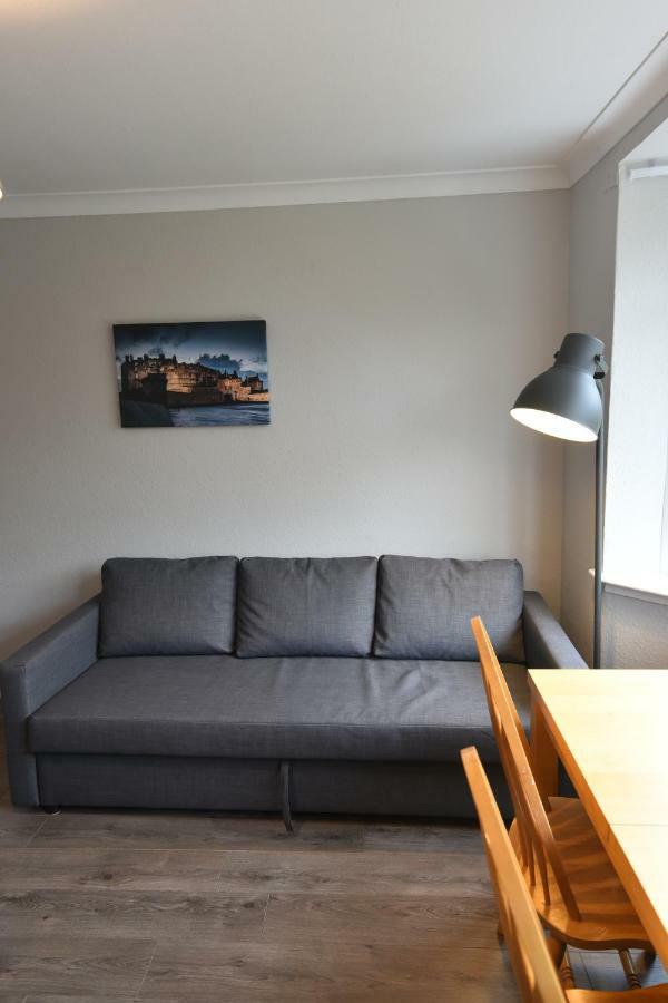 Sighthill 3 Bedrooms With Private Garden Единбург Екстериор снимка